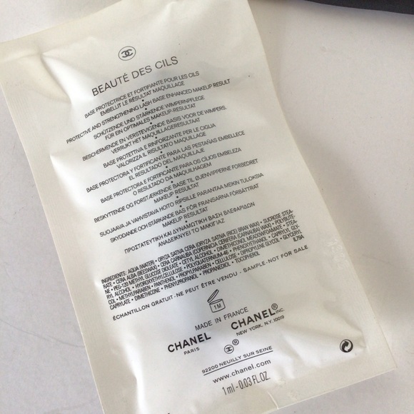 CHANEL TRAVEL SIZE MAKEUP BUNDLE AND POUCH NWT - Picture 6 of 7